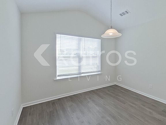 4th image of 108 Saint Phillip Way