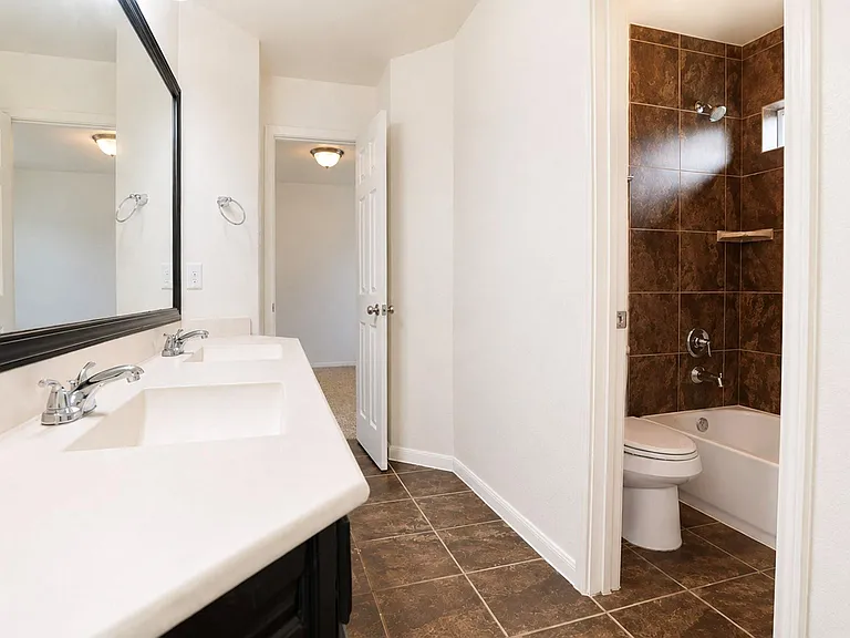 3303 Belmont River Ln — Photo 40