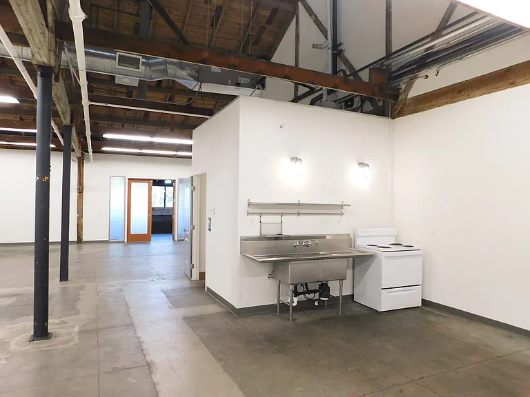 560 E Commercial St #4A — Photo 13