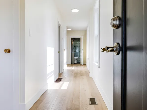 1035 Columbia Ave, Gladstone, OR 97027