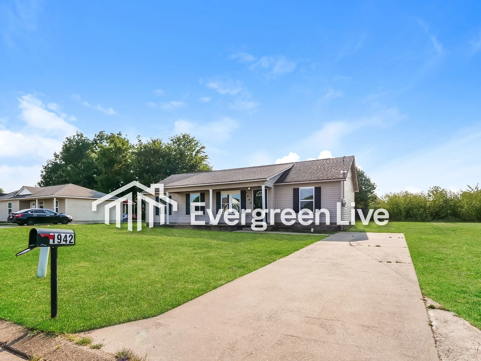 3 bed, 2.0 bath, 1250 sqft, $1,195 — Photo 2