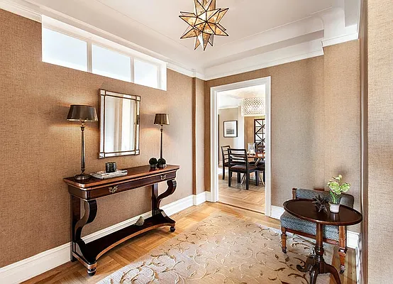 Sold by Warburg | media 1