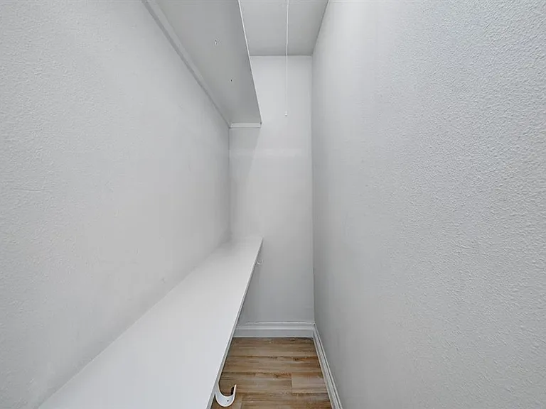2305 Longview St — Photo 20