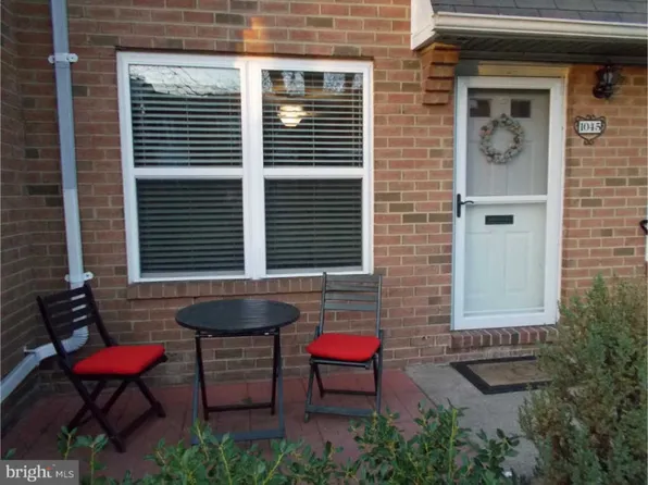 1045 Harbour Dr, Palmyra, NJ 08065