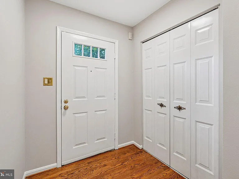 2917 Village Spring Ln — Photo 2