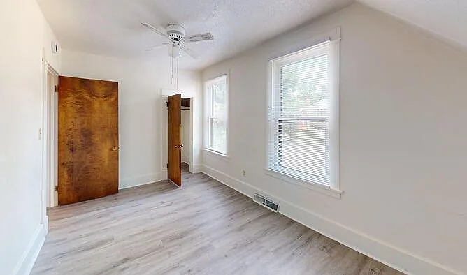 704 N 6th St — Photo 5