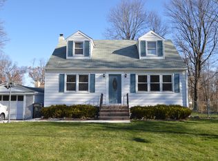 40 Oak Blvd, Cedar Knolls, NJ 07927