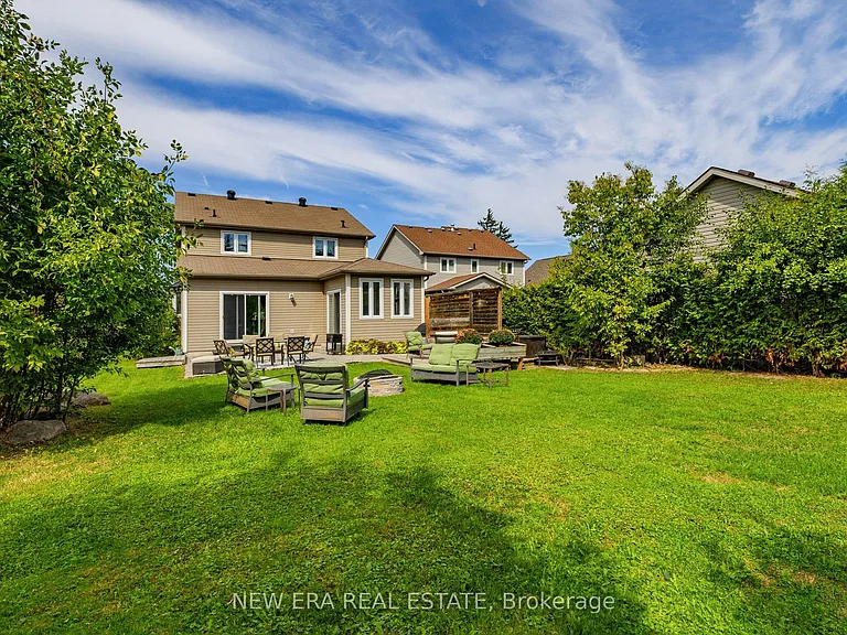 1031 Lake Dr N #UPPER — Photo 33
