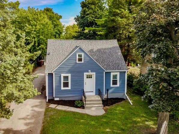 1511 Pine Grove Ave, Round Lake Beach, IL 60073