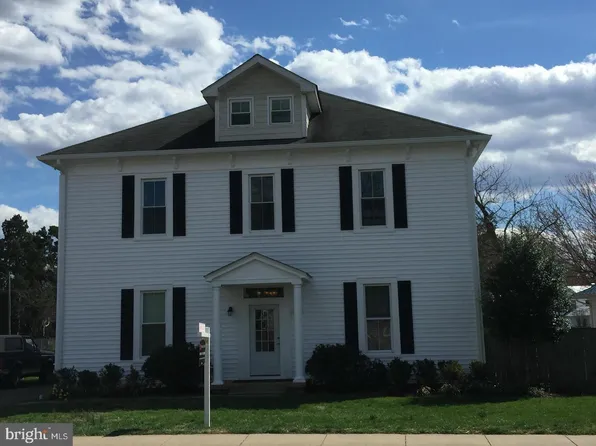 8753 Signal Hill Rd, Manassas, VA 20110