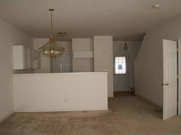 4th image of 1069 Flagstone Dr