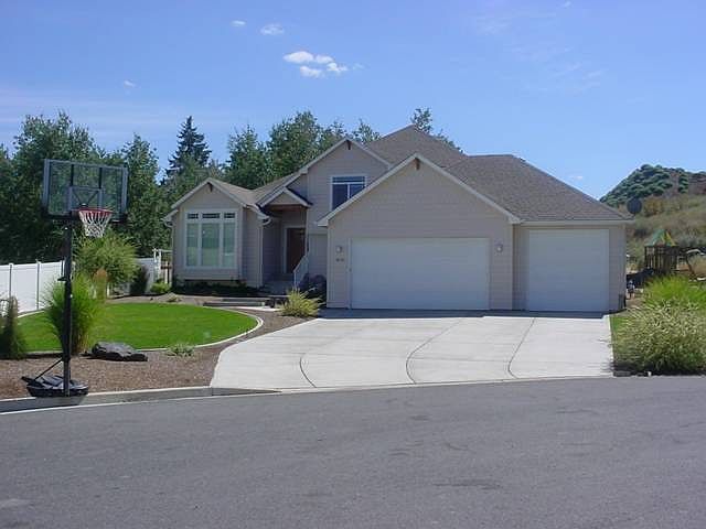 1st image of 18130 E Crescent Ct