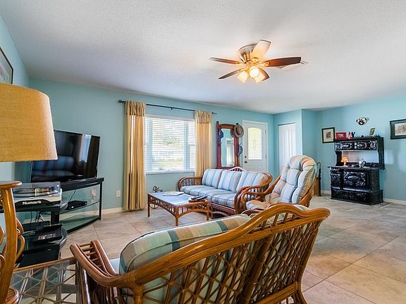 2nd image of 435 19th Ln