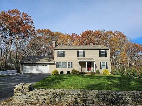 15 Walnut Hill Road, East Lyme, CT 06333