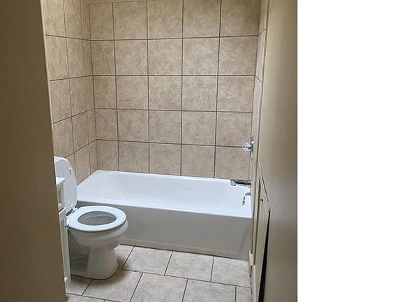 3rd image of 4314 N Fairhill St