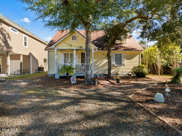 166 NW 7th Street, Oak Island, NC 28465