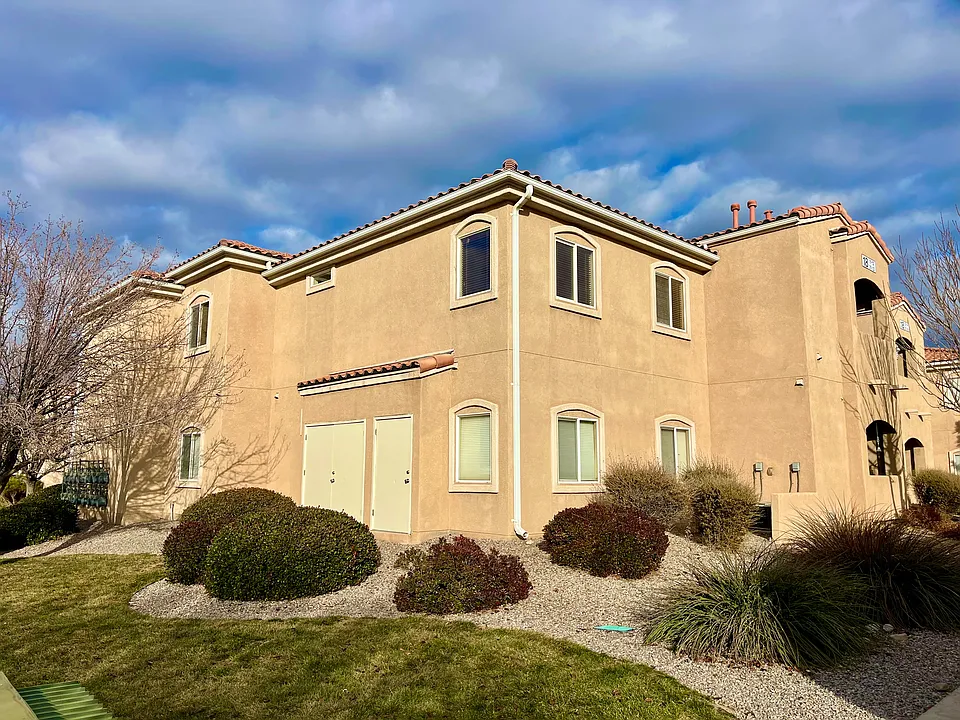 6800 Vista Del Norte Rd NE #1821