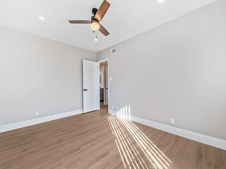 10101 Memory Park Ave — Photo 17