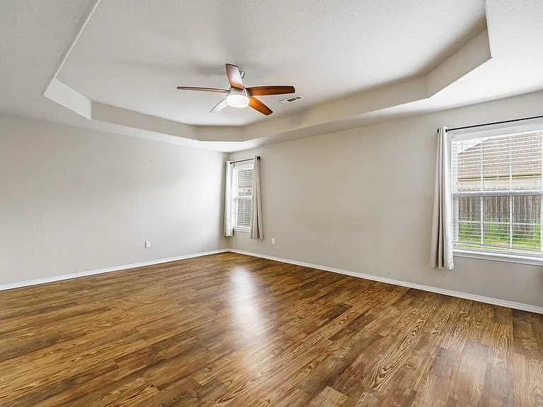 530 Lasso Ln — Photo 4