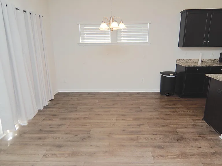 194 Bonhomme Cir — Photo 11