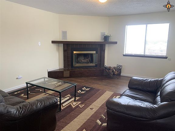 4th image of 1413 Red Rock Dr