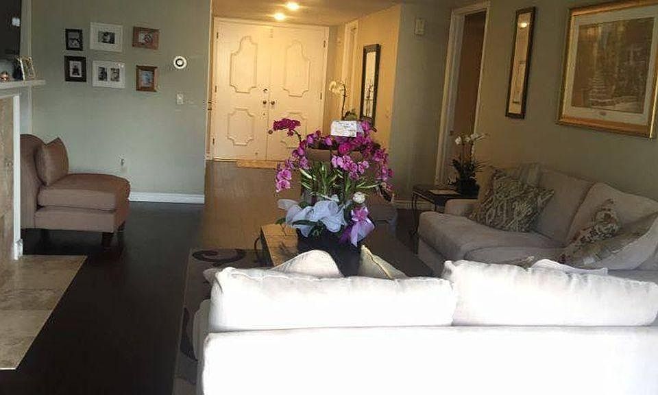 2nd image of 14923 Moorpark St APT 304