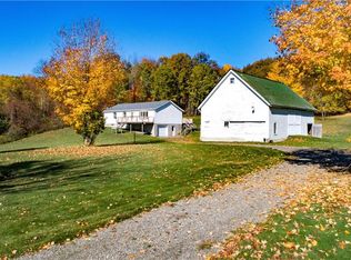 7372 Clement Rd, Naples, NY 14512