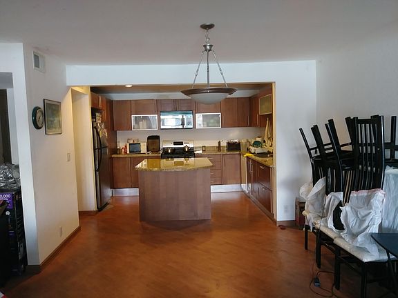 5th image of 18324 Clark St Unit 204
