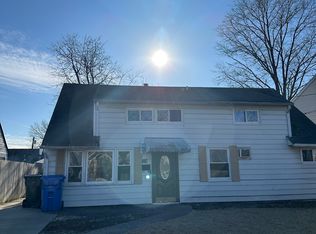 89 S Harrison Ave, Iselin, NJ 08830