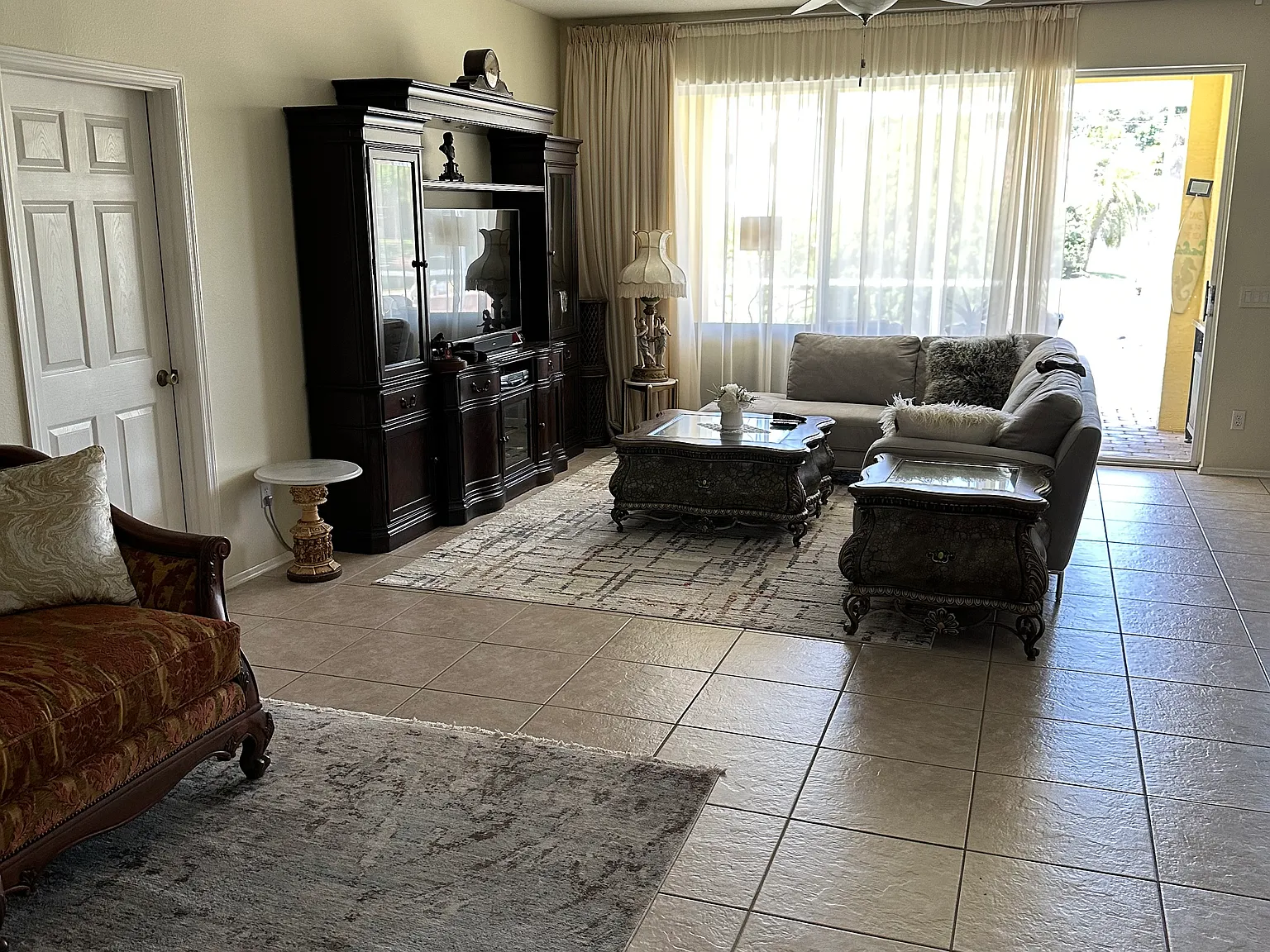 4 bed, 2.5 bath, 1881 sqft, $4,795 — Photo 2
