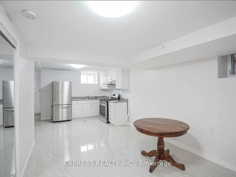 932 Ossington Ave #LOWER — Photo 4
