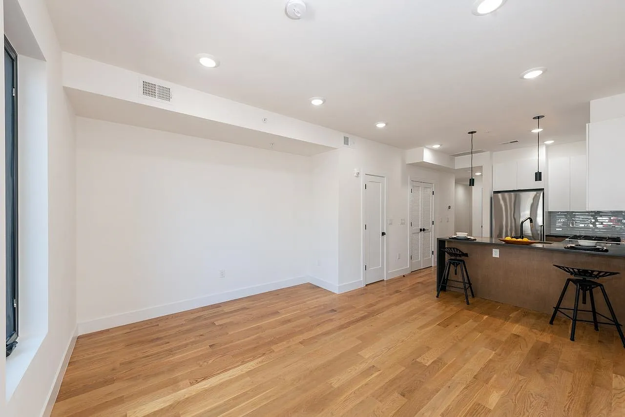 1 bed, 1.5 bath, $2,600 — Photo 2