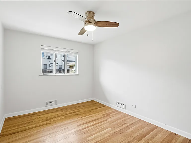 560 N Garfield St — Photo 17