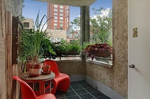 Rented by Corcoran | media 15