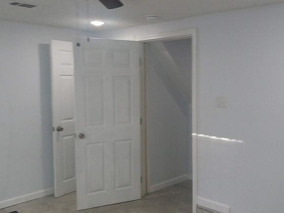 5th image of 3401 Belfort Ave #B