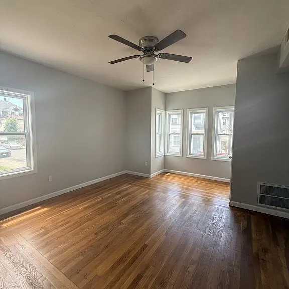 52 Bogle St — Photo 9