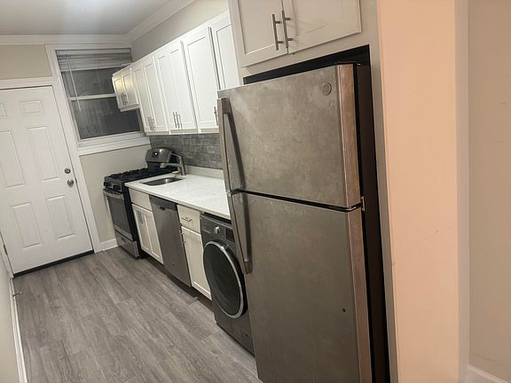5th image of 4220 N Clark St #1
