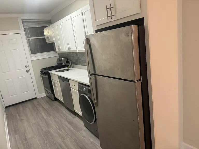 4220 N Clark St #1 — Photo 15