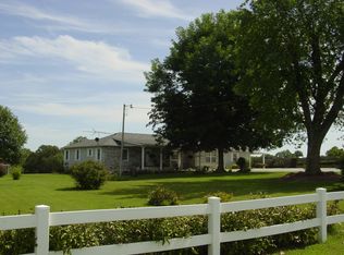1548 Burr Oak Dr, Galena, MO 65656