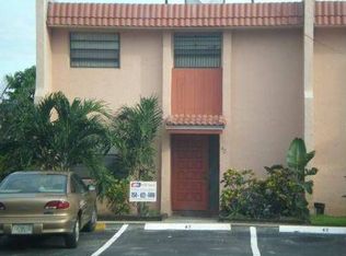 42 Seville Cir, Davie, FL 33324