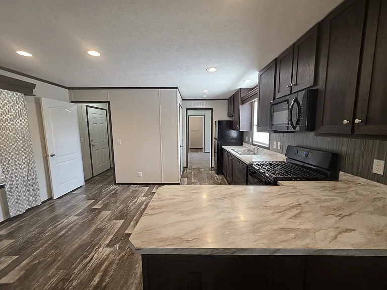 700 W Ridgeway Ave #233 — Photo 3