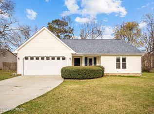 100 Windy Bluff Ct, Jacksonville, NC 28540