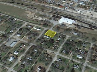 201 Washington St, Smithville, TX 78957