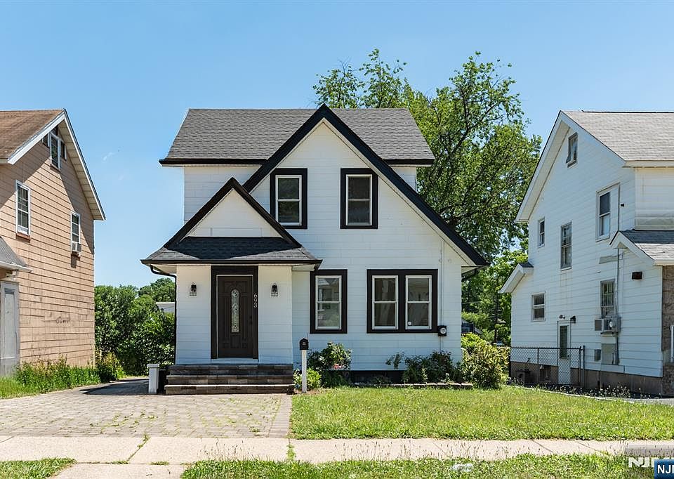 1st image of 693 Chestnut Ave