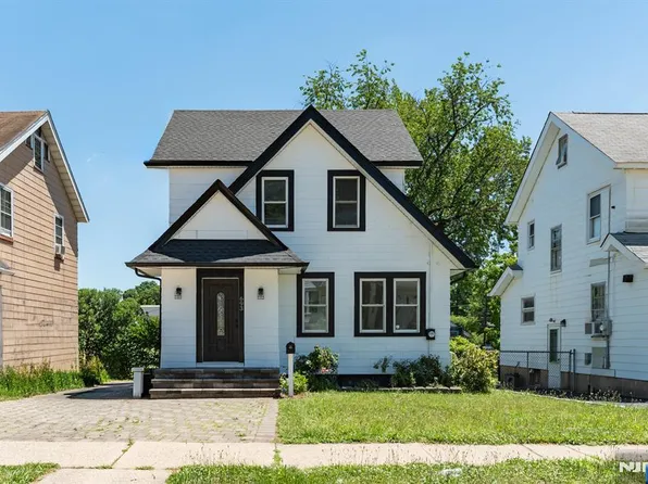 693 Chestnut Ave, Teaneck, NJ 07666