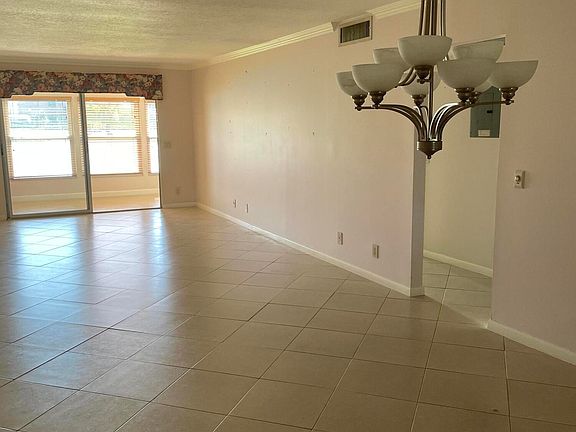 5th image of 1021 Yarmouth #B