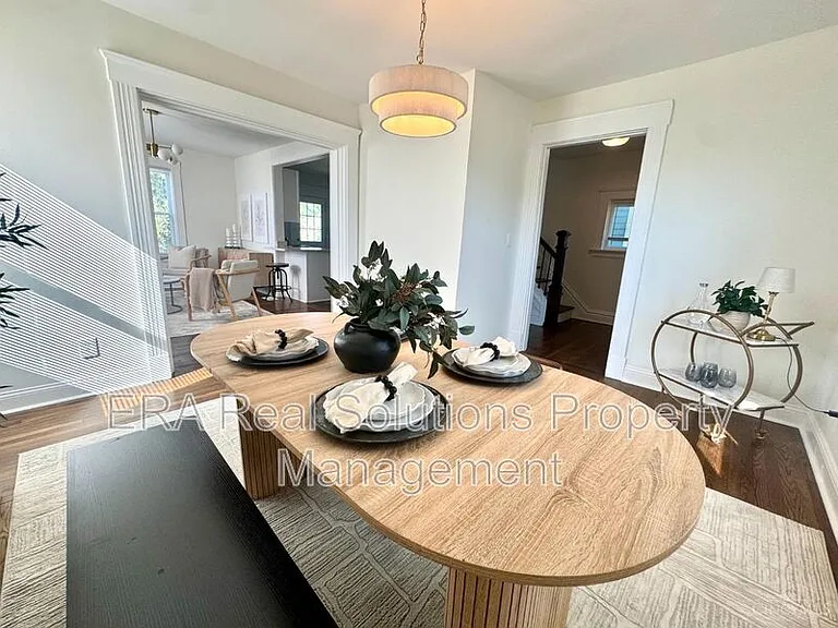 1600 Brewster Ave — Photo 7