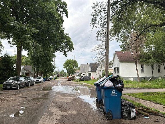 5th image of 1119 E Reservoir St