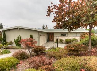 466 SW 175th Pl, Normandy Park, WA 98166