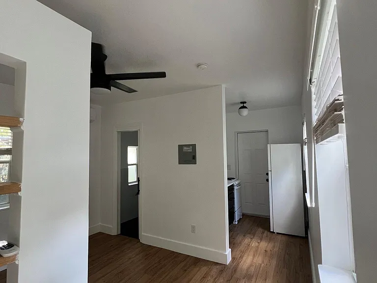 689 NE 61st St #5 — Photo 13